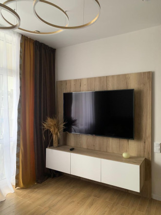 Кухня «Кухня - гостинная Силк Сноу Дуб Галифакс Woodlux»