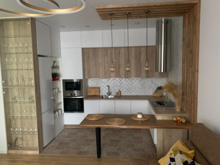 Кухня «Кухня - гостинная Силк Сноу Дуб Галифакс Woodlux»