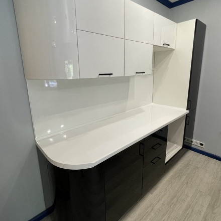 Кухня «Кухня Акрил Белый Акрил Черный»